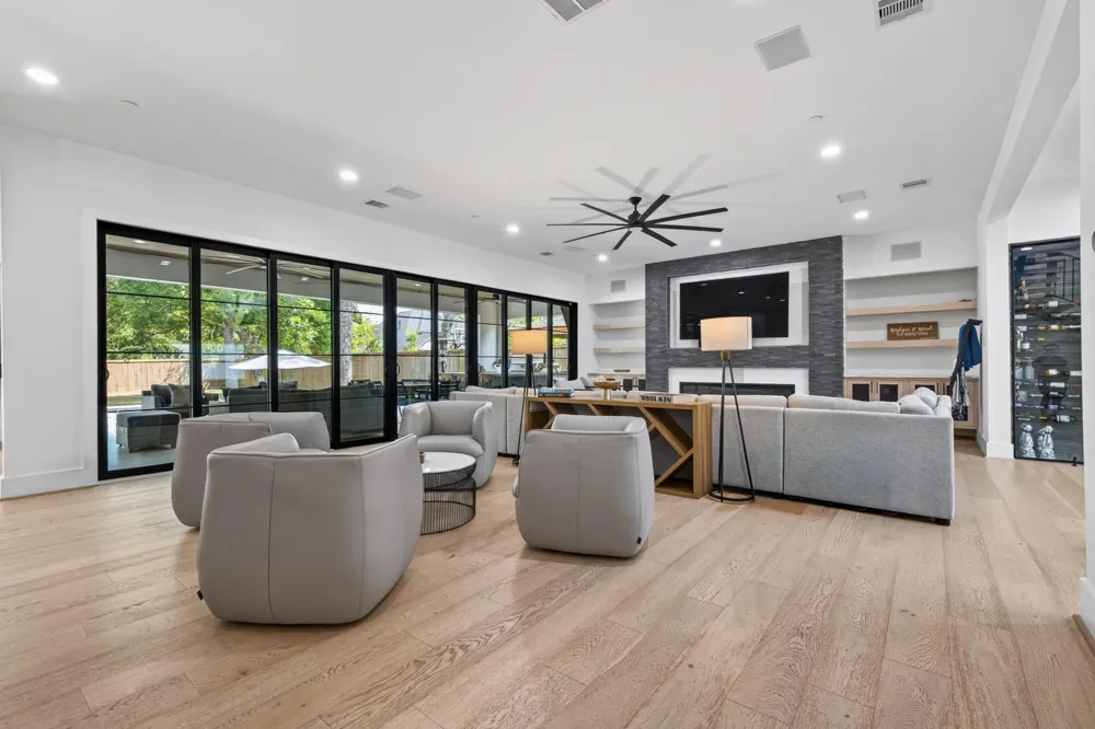 1432 Bingle Road Houston, TX 77055