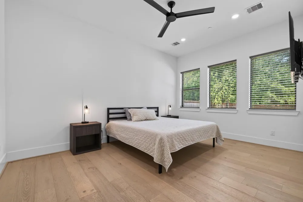 1432 Bingle Road Houston, TX 77055
