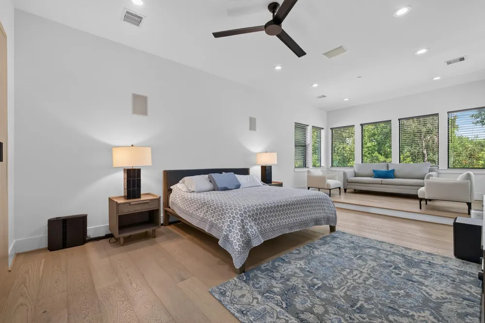 1432 Bingle Road Houston, TX 77055