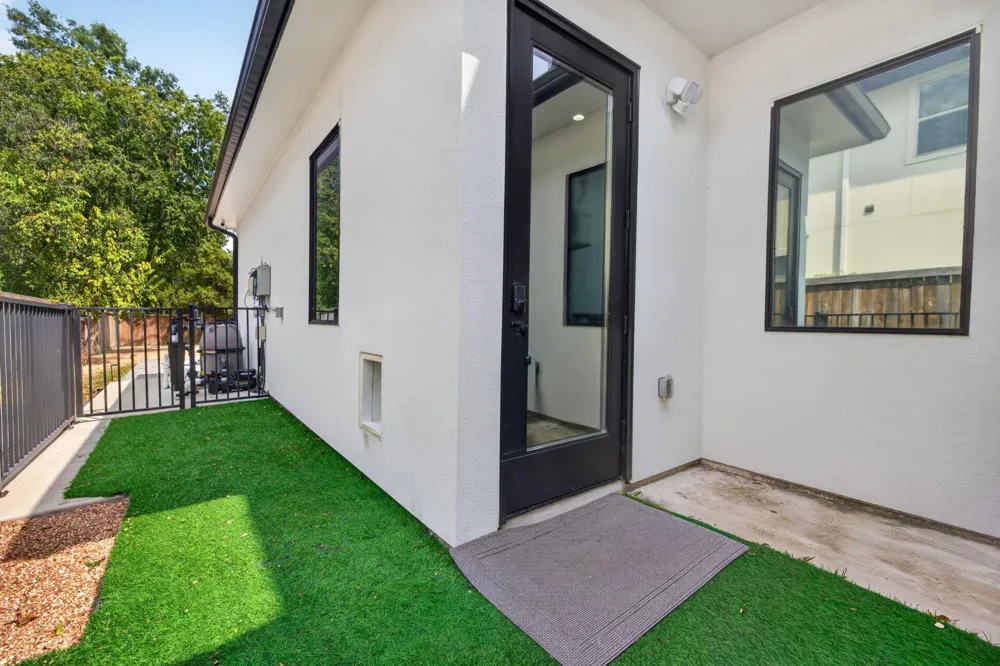 1432 Bingle Road Houston, TX 77055