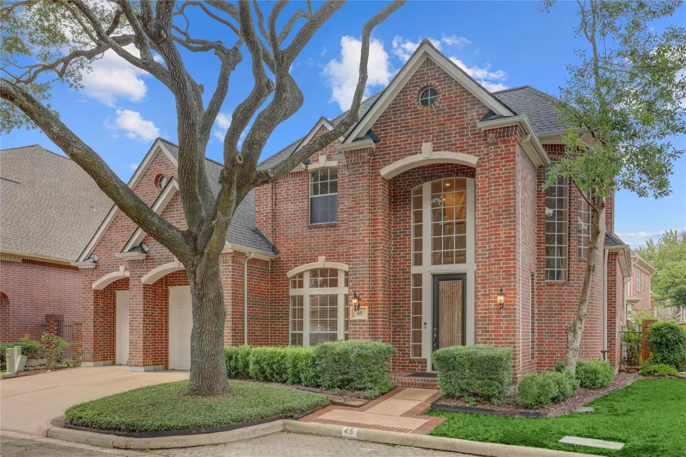 45 Ambleside Crescent Drive Sugar Land, TX 77479