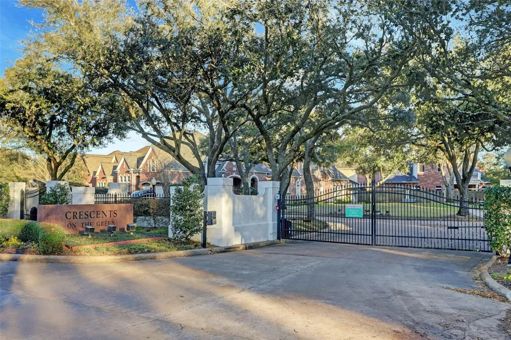 45 Ambleside Crescent Drive Sugar Land, TX 77479