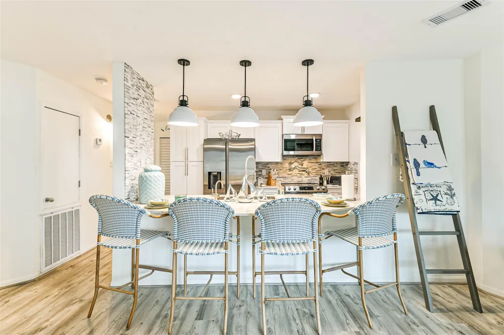 7312 Seawall Boulevard #217 Galveston, TX 77551