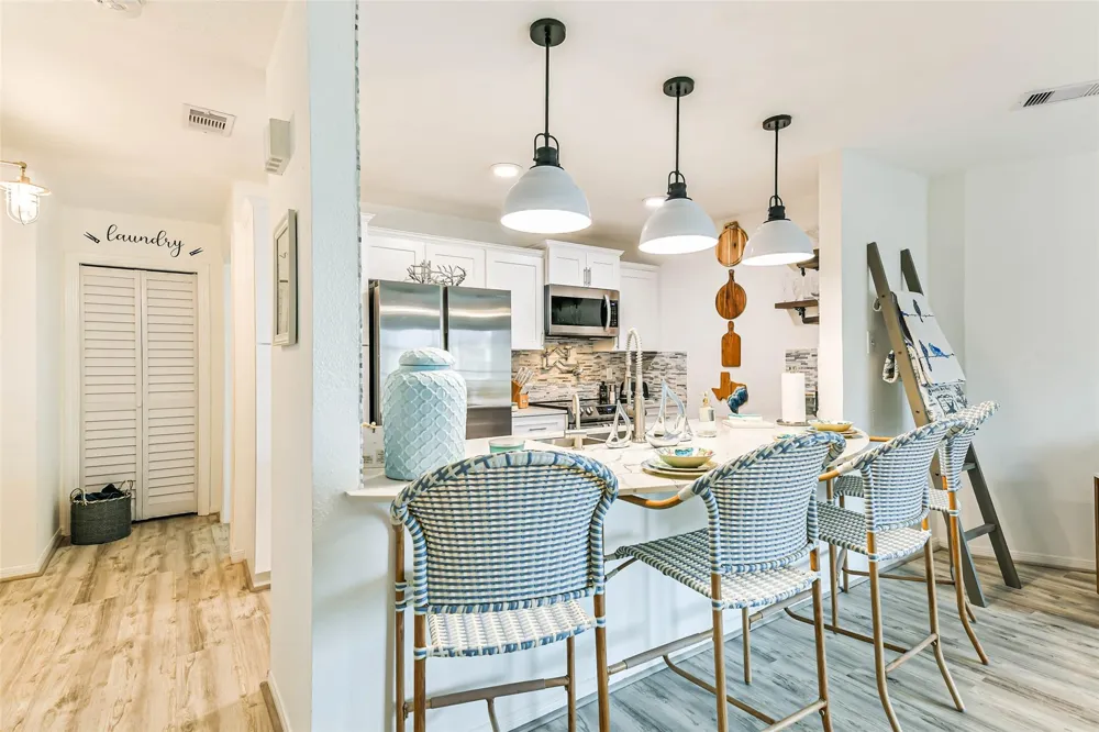 7312 Seawall Boulevard #217 Galveston, TX 77551
