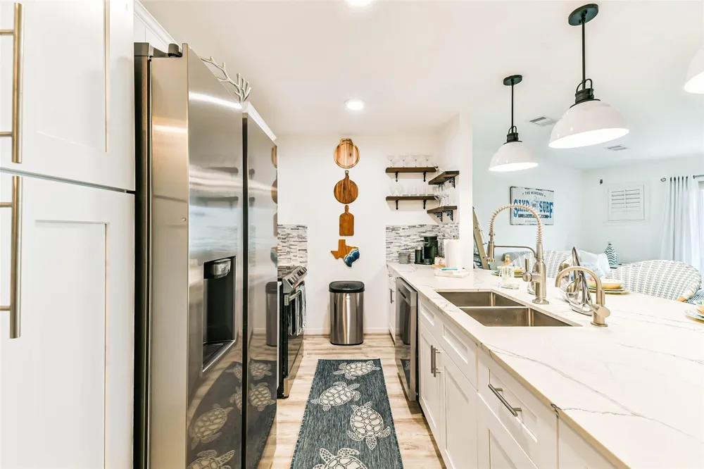 7312 Seawall Boulevard #217 Galveston, TX 77551