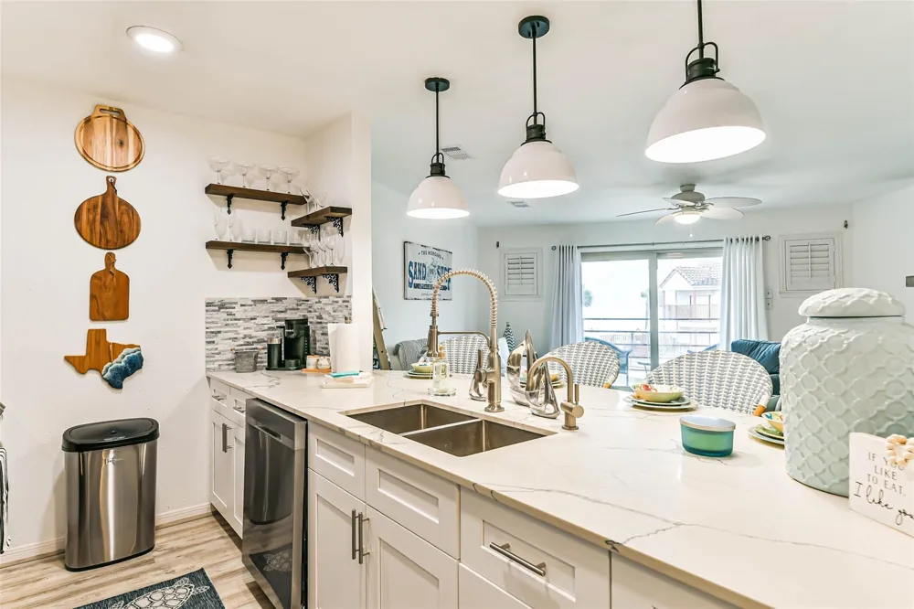 7312 Seawall Boulevard #217 Galveston, TX 77551