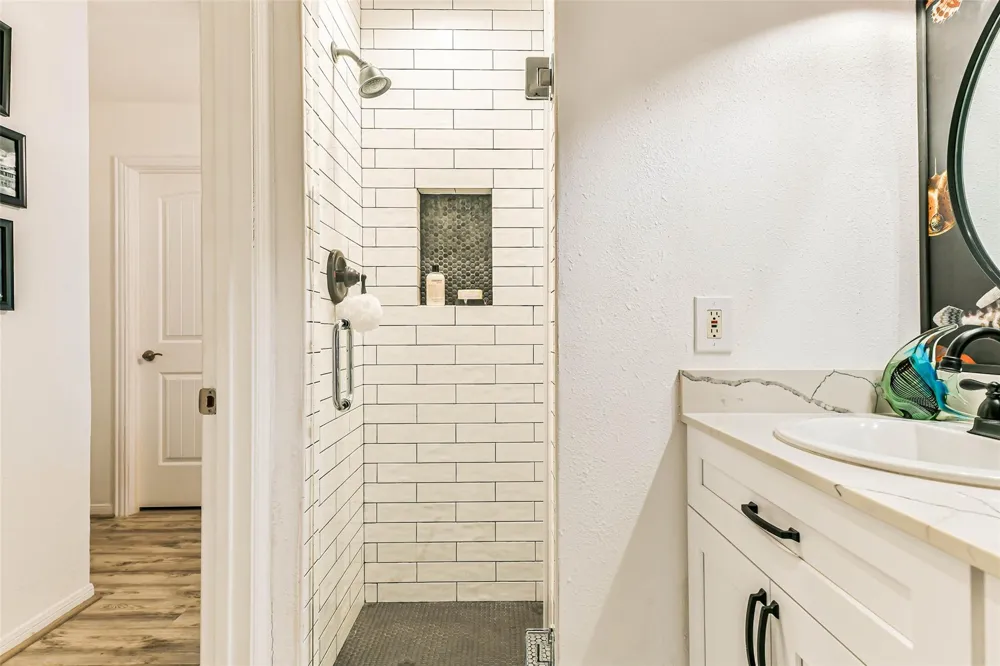 7312 Seawall Boulevard #217 Galveston, TX 77551