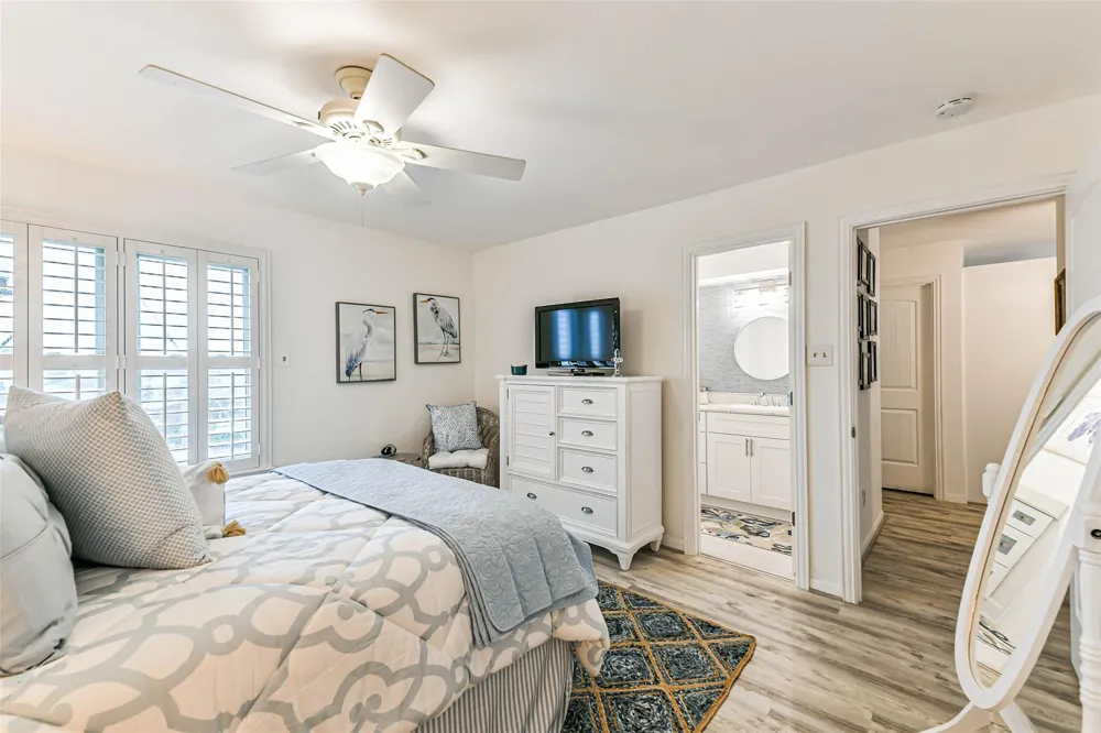 7312 Seawall Boulevard #217 Galveston, TX 77551