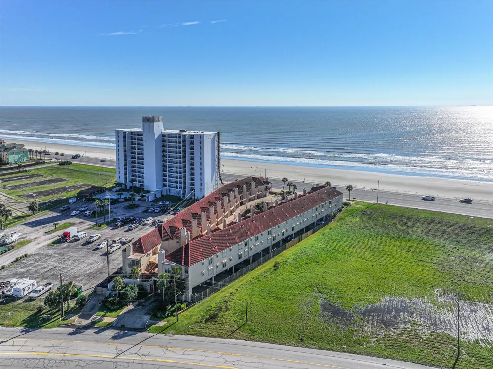 7312 Seawall Boulevard #217 Galveston, TX 77551