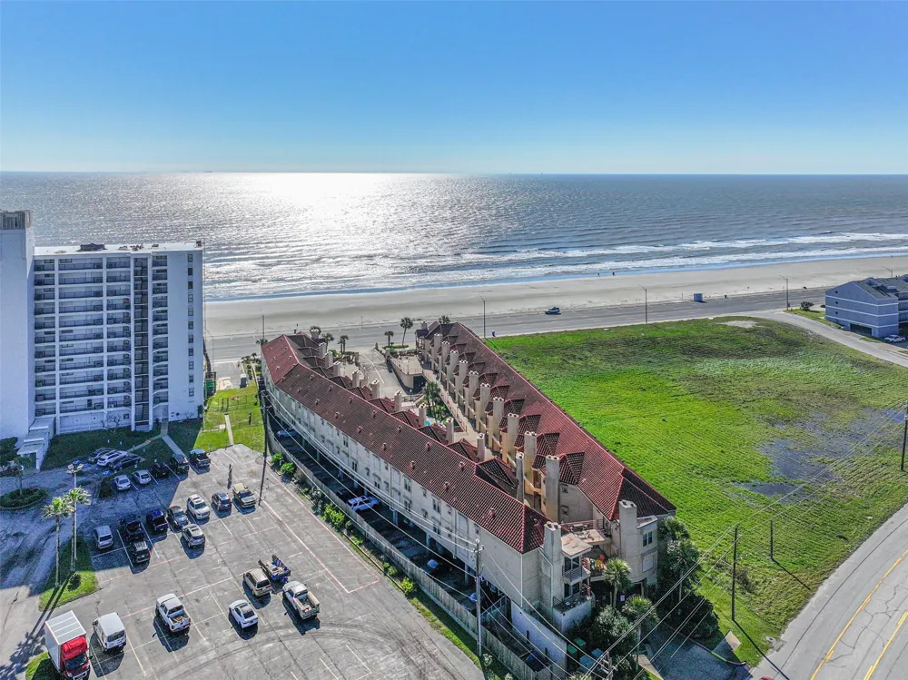 7312 Seawall Boulevard #217 Galveston, TX 77551