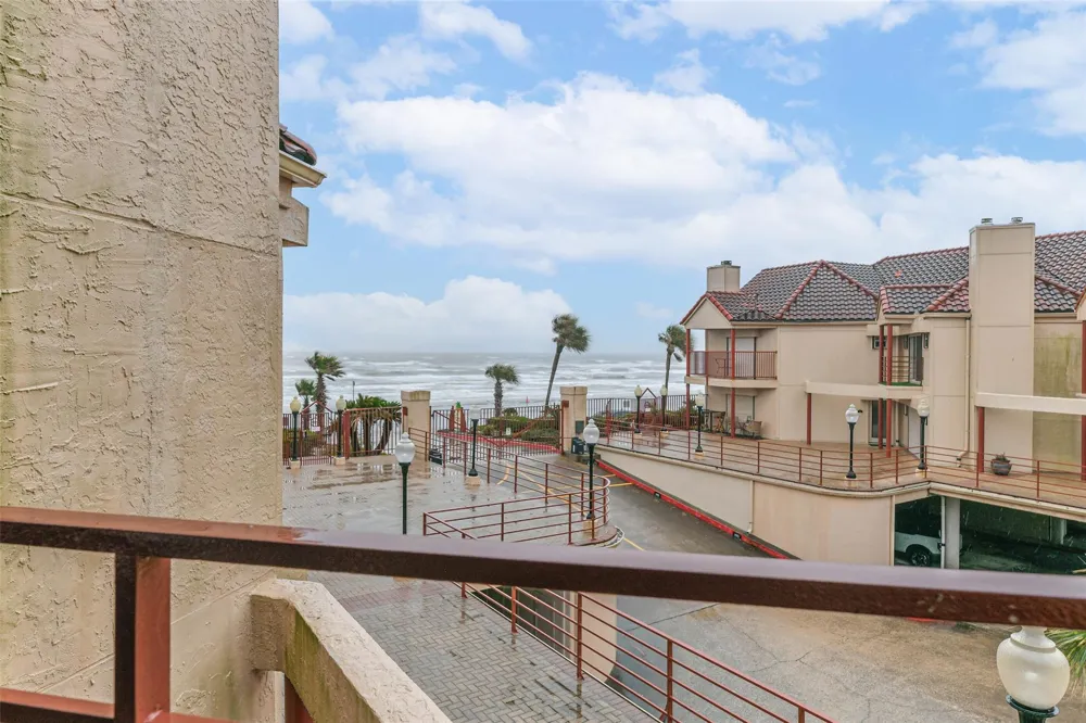 7312 Seawall Boulevard #217 Galveston, TX 77551