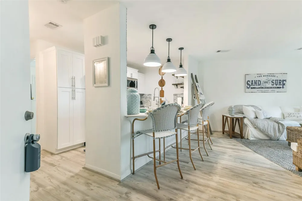 7312 Seawall Boulevard #217 Galveston, TX 77551