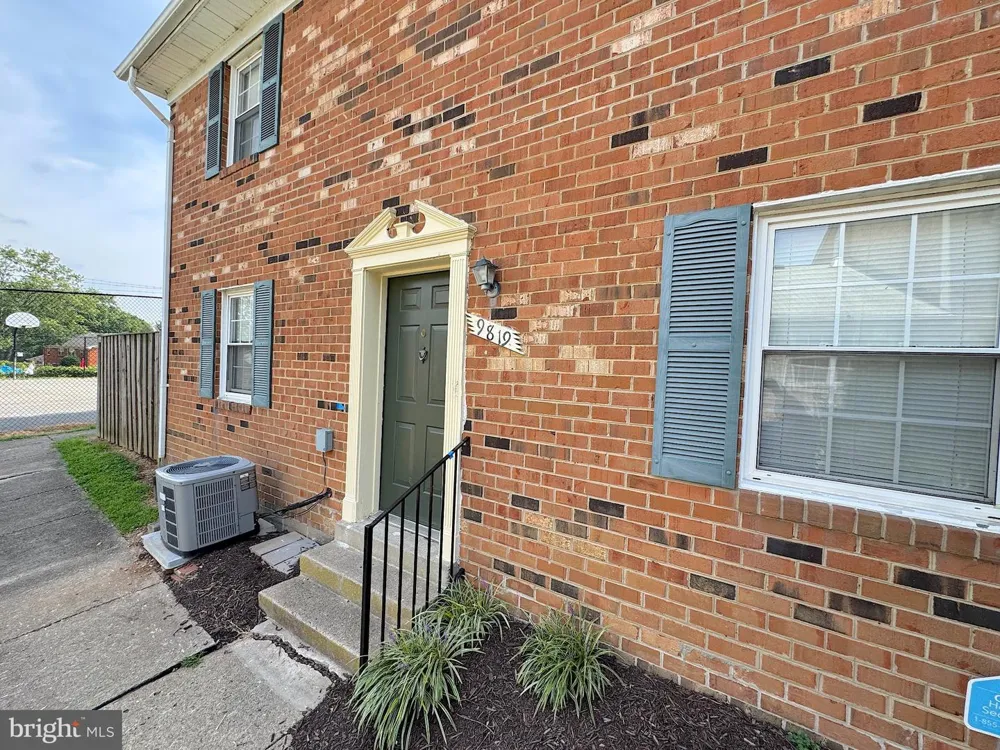 9819 HAGEL CIRCLE Lorton, VA 22079
