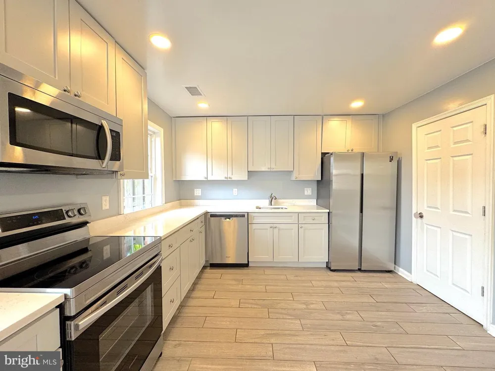 9819 HAGEL CIRCLE Lorton, VA 22079