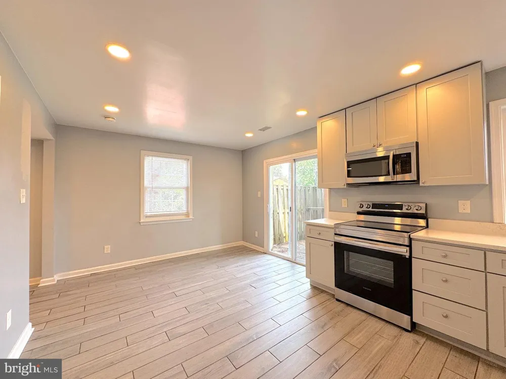 9819 HAGEL CIRCLE Lorton, VA 22079