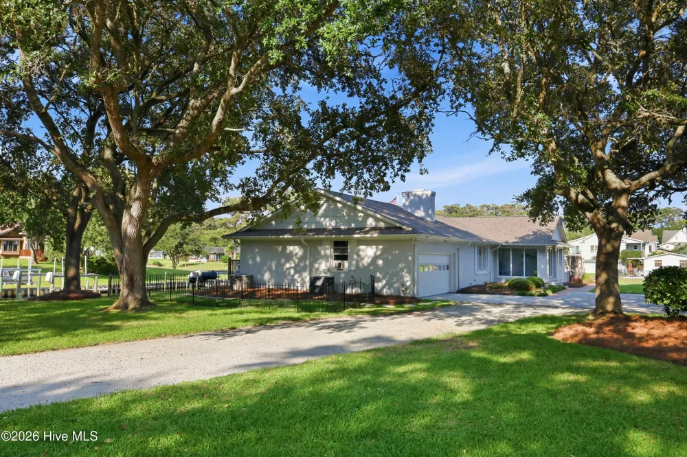 104 Sea Trace Lane Newport, NC 28570