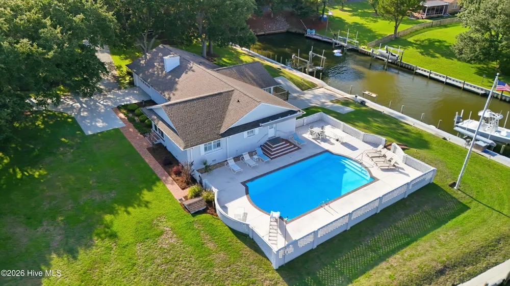 104 Sea Trace Lane Newport, NC 28570