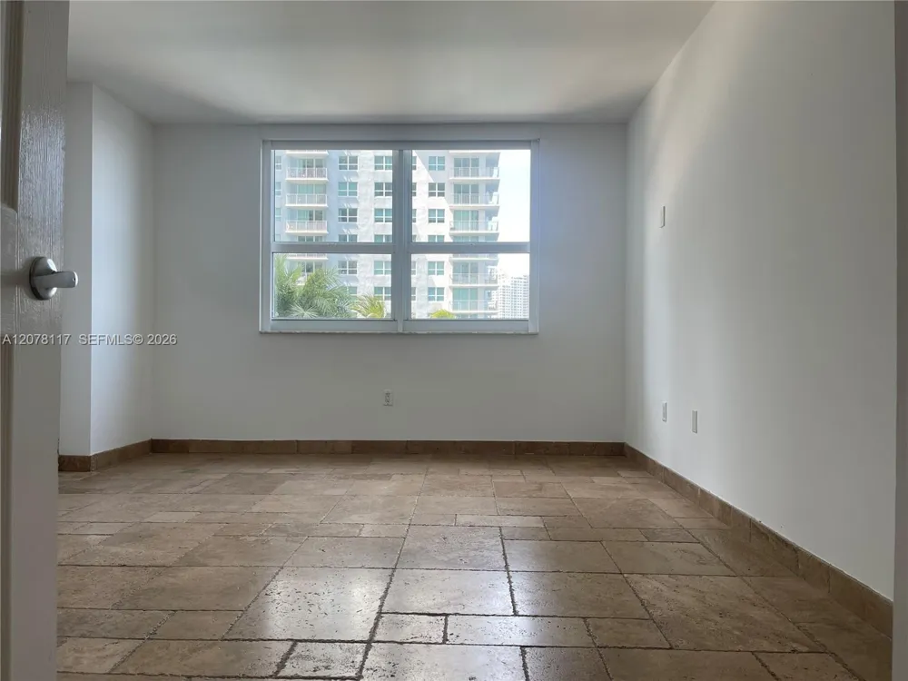 1155 Brickell Bay Dr #808 Miami, FL 33131