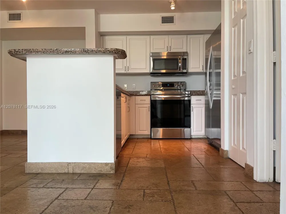 1155 Brickell Bay Dr #808 Miami, FL 33131