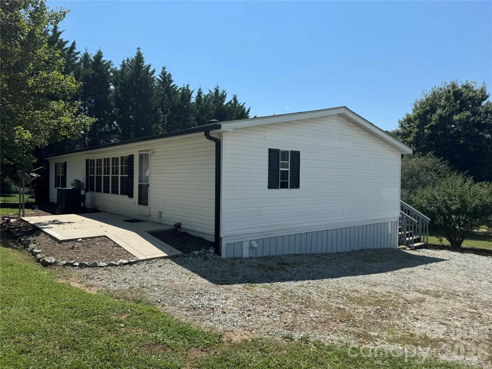 51 Little Hungry Road Hendersonville, NC 28792