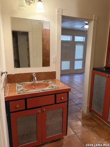 410 Sparkling Springs Dr Boerne, TX 78006