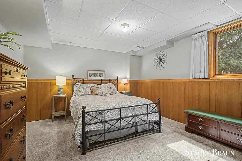 2310 NE Chelsea Road NE Grand Rapids, MI 49505