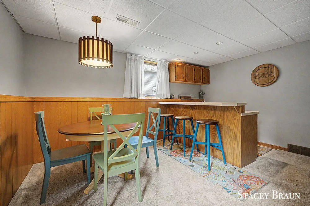2310 NE Chelsea Road NE Grand Rapids, MI 49505