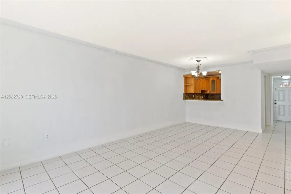 1300 W 47th Pl #223 Hialeah, FL 33012