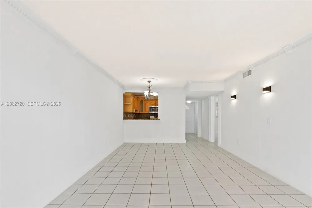 1300 W 47th Pl #223 Hialeah, FL 33012