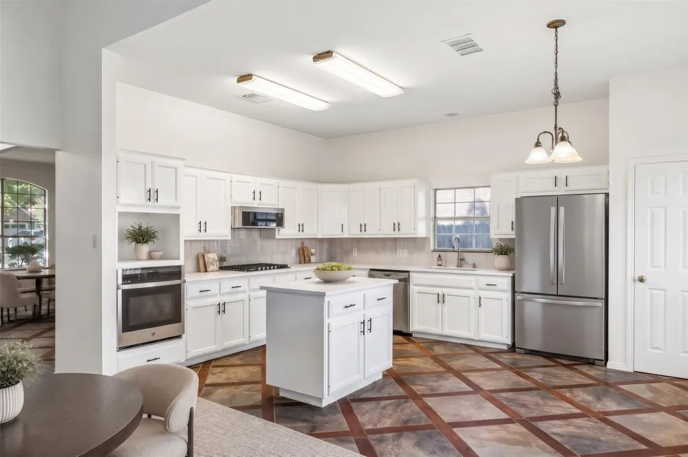 1908 Clearwater Drive Round Rock, TX 78681