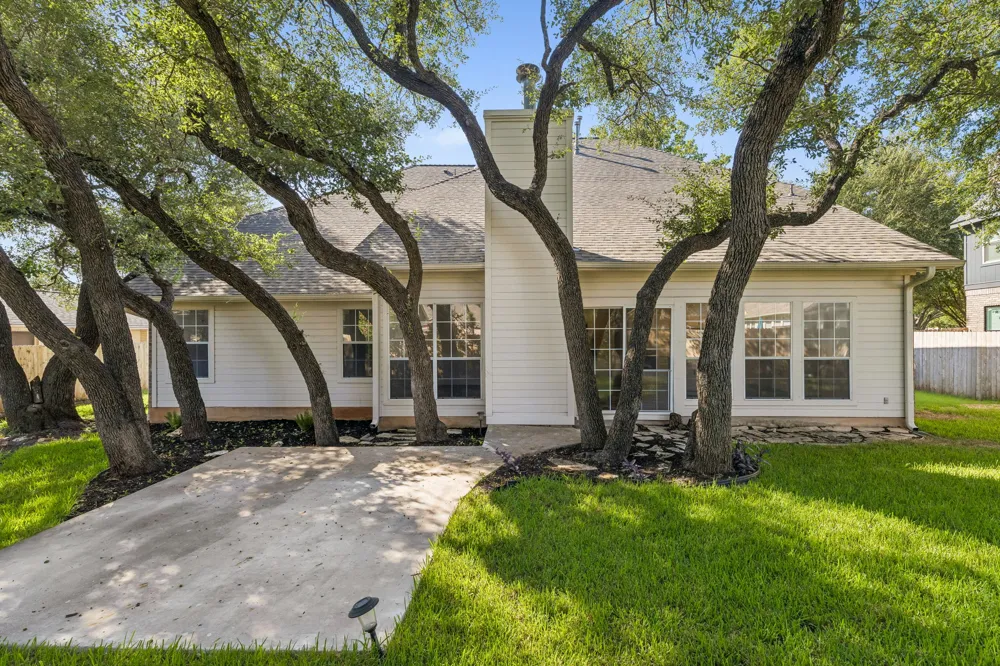 1908 Clearwater Drive Round Rock, TX 78681