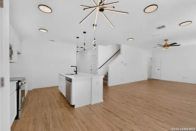 5306 LISA PT St Hedwig, TX 78152