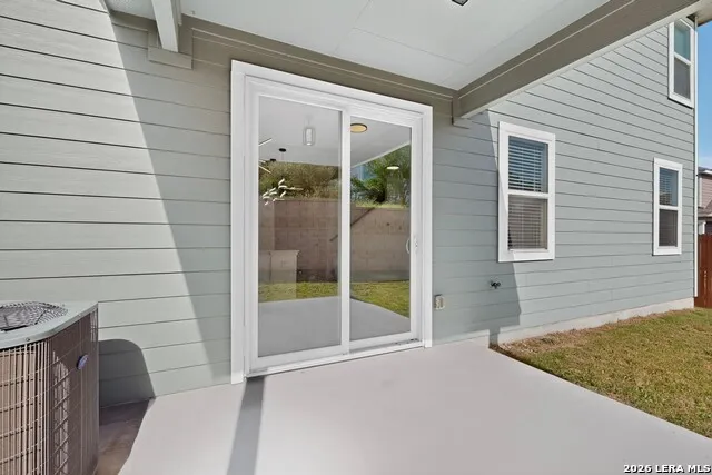 5306 LISA PT St Hedwig, TX 78152