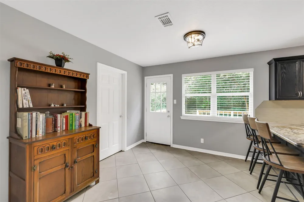 100 Oak Hollow Boulevard Hockley, TX 77447