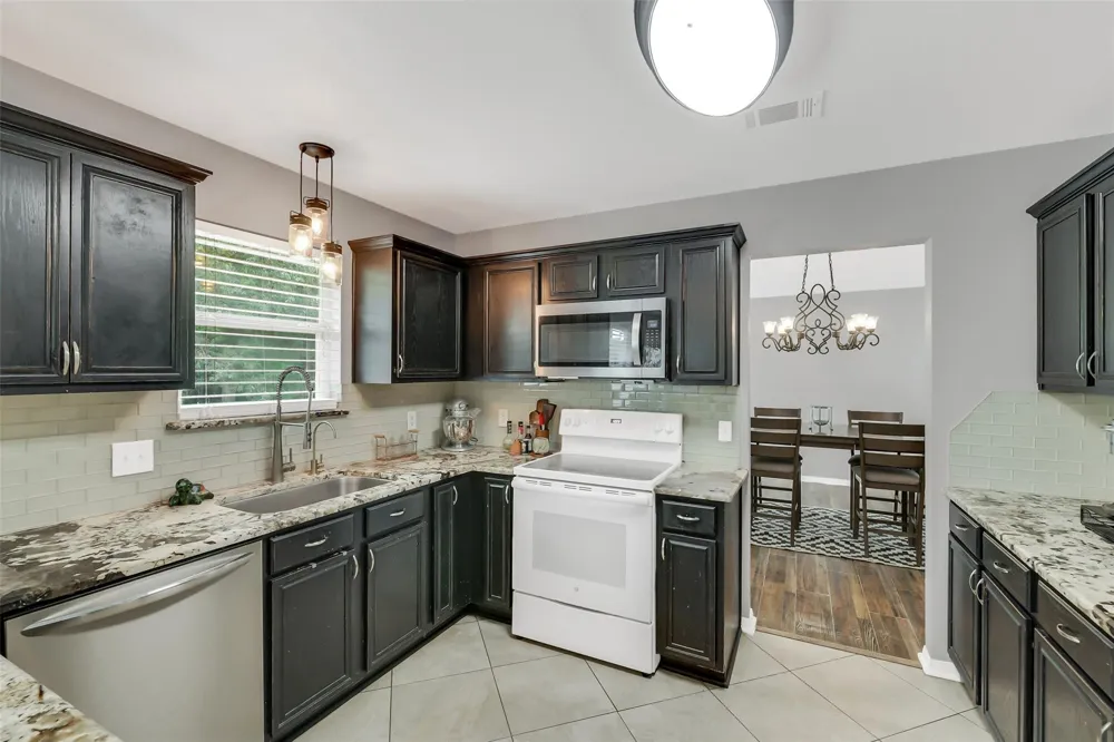 100 Oak Hollow Boulevard Hockley, TX 77447