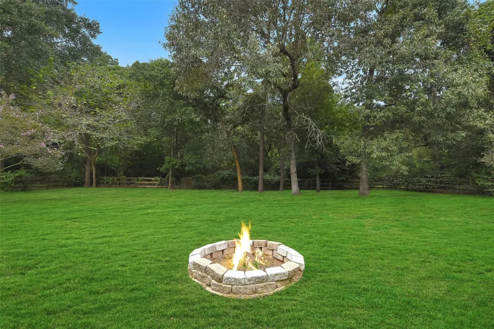 100 Oak Hollow Boulevard Hockley, TX 77447