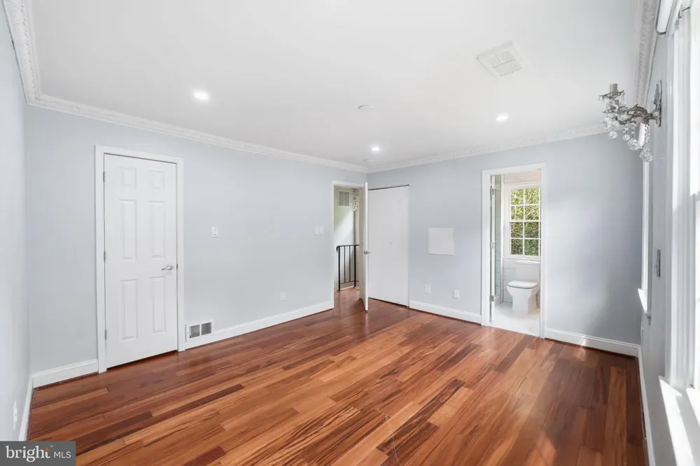 8562 TYROLEAN WAY Springfield, VA 22153