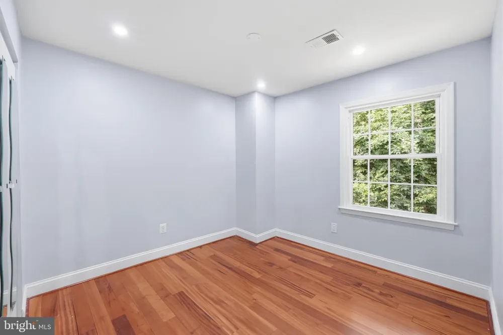 8562 TYROLEAN WAY Springfield, VA 22153
