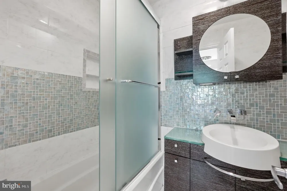 8562 TYROLEAN WAY Springfield, VA 22153