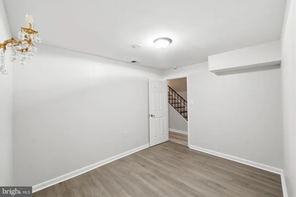 8562 TYROLEAN WAY Springfield, VA 22153