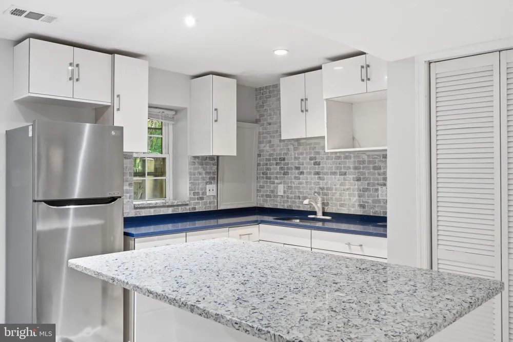 8562 TYROLEAN WAY Springfield, VA 22153