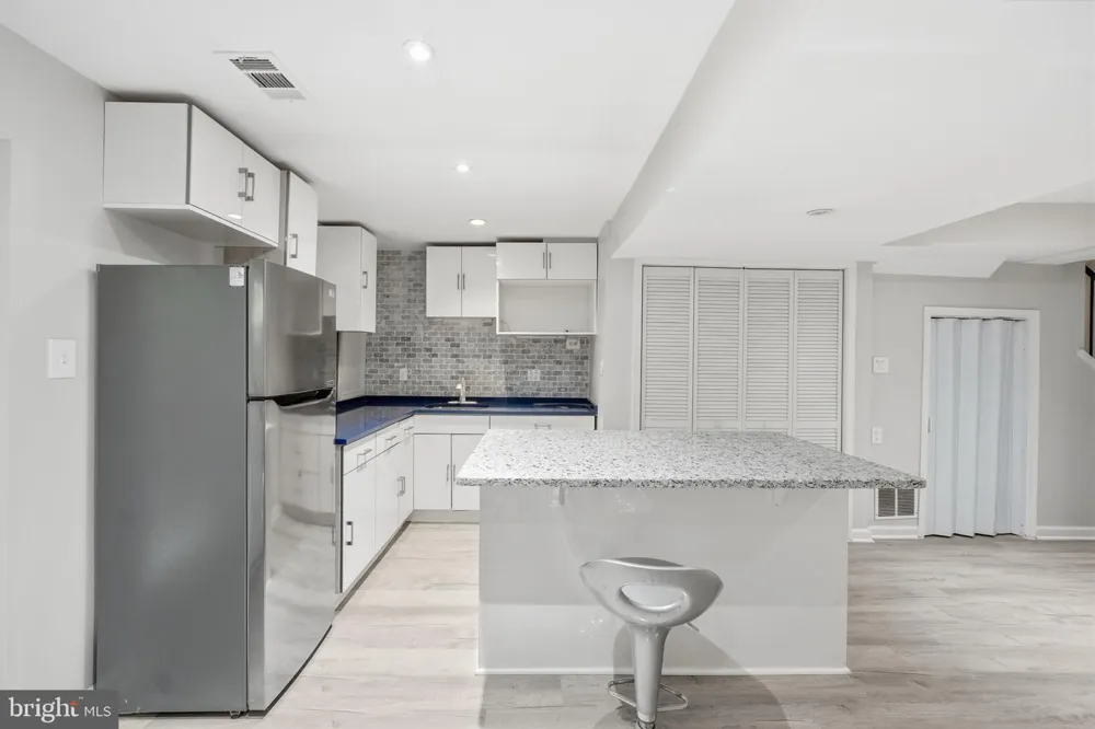 8562 TYROLEAN WAY Springfield, VA 22153