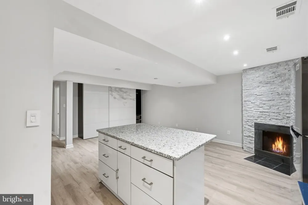 8562 TYROLEAN WAY Springfield, VA 22153