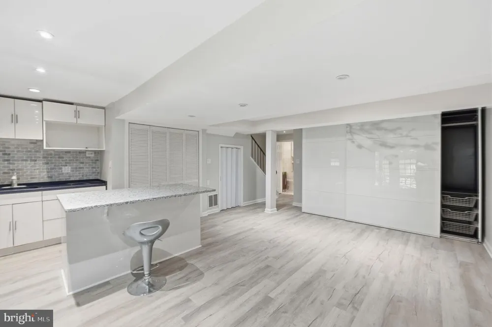 8562 TYROLEAN WAY Springfield, VA 22153