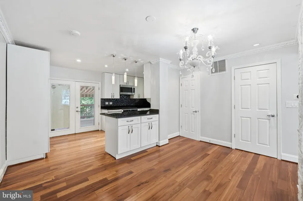 8562 TYROLEAN WAY Springfield, VA 22153