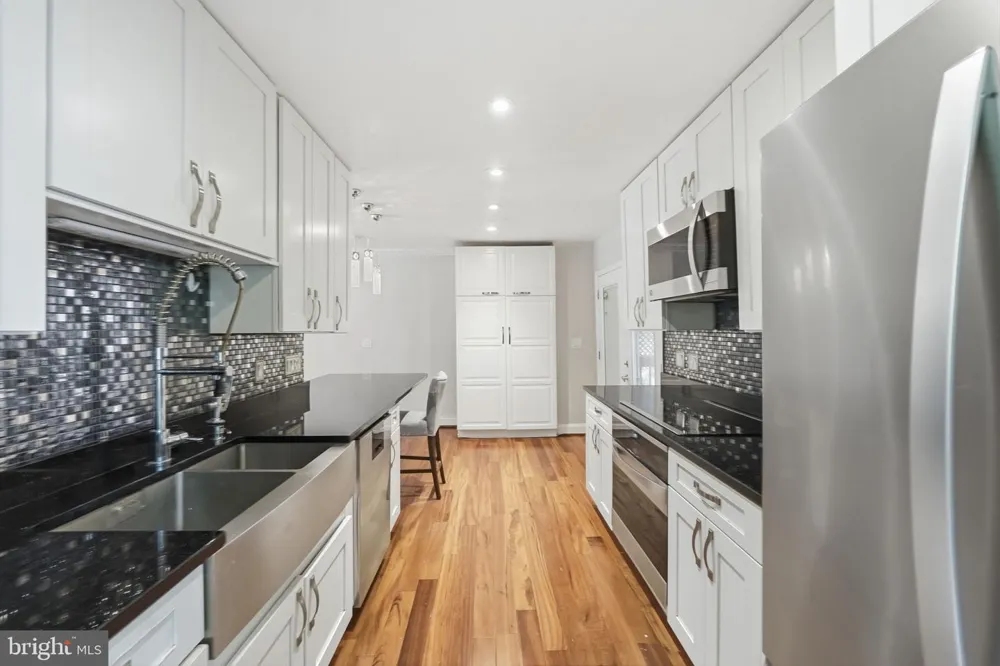 8562 TYROLEAN WAY Springfield, VA 22153
