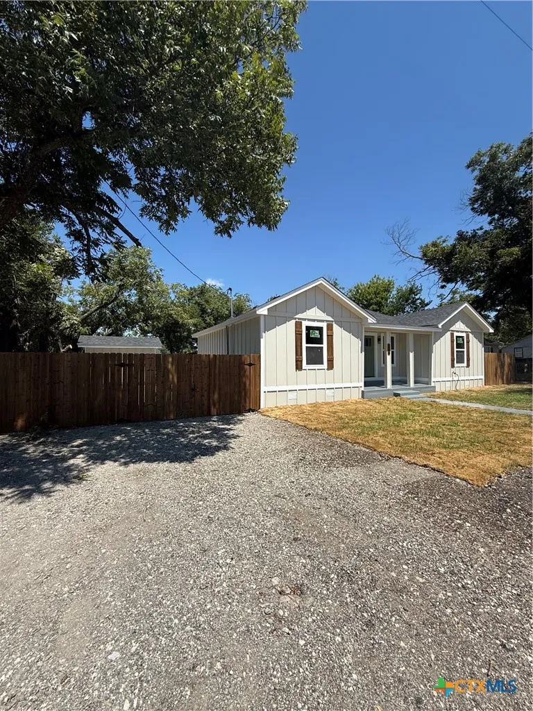 1110 W Calhoun Avenue Temple, TX 76504