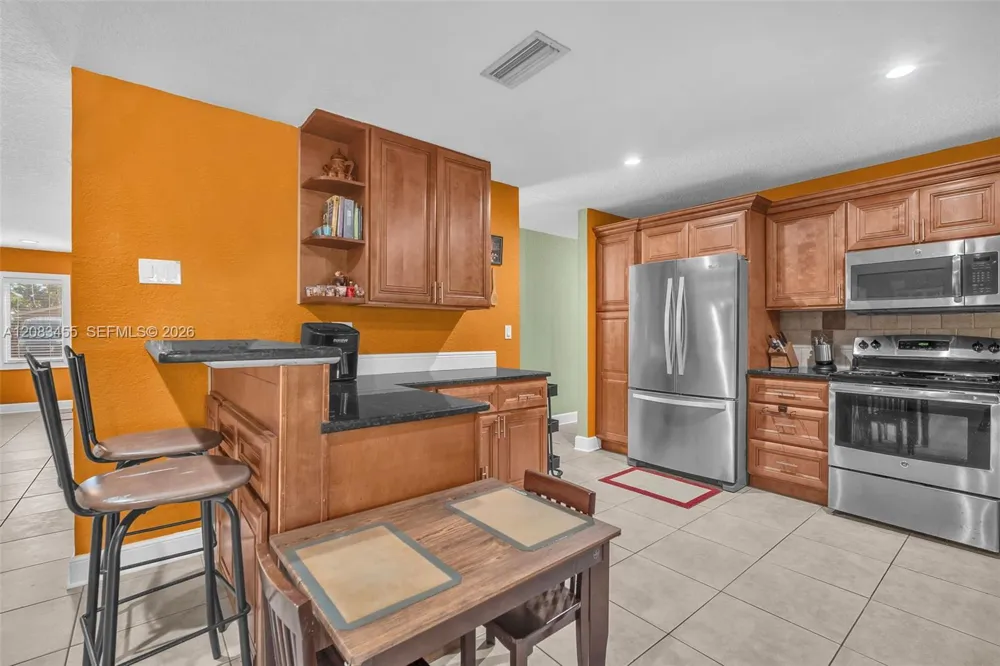 2351 NW 60th Ter Sunrise, FL 33313