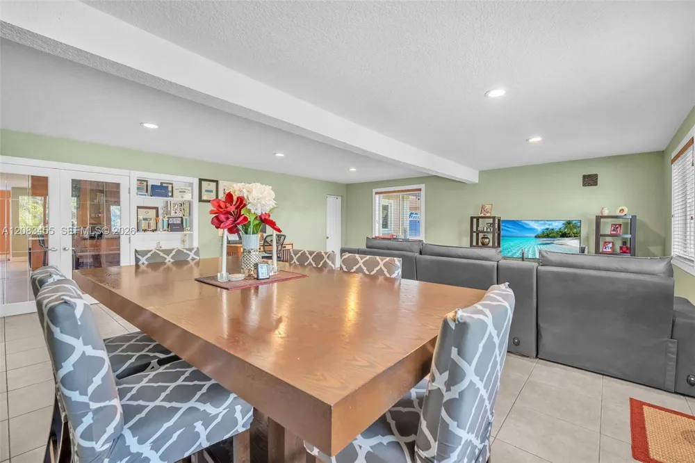 2351 NW 60th Ter Sunrise, FL 33313