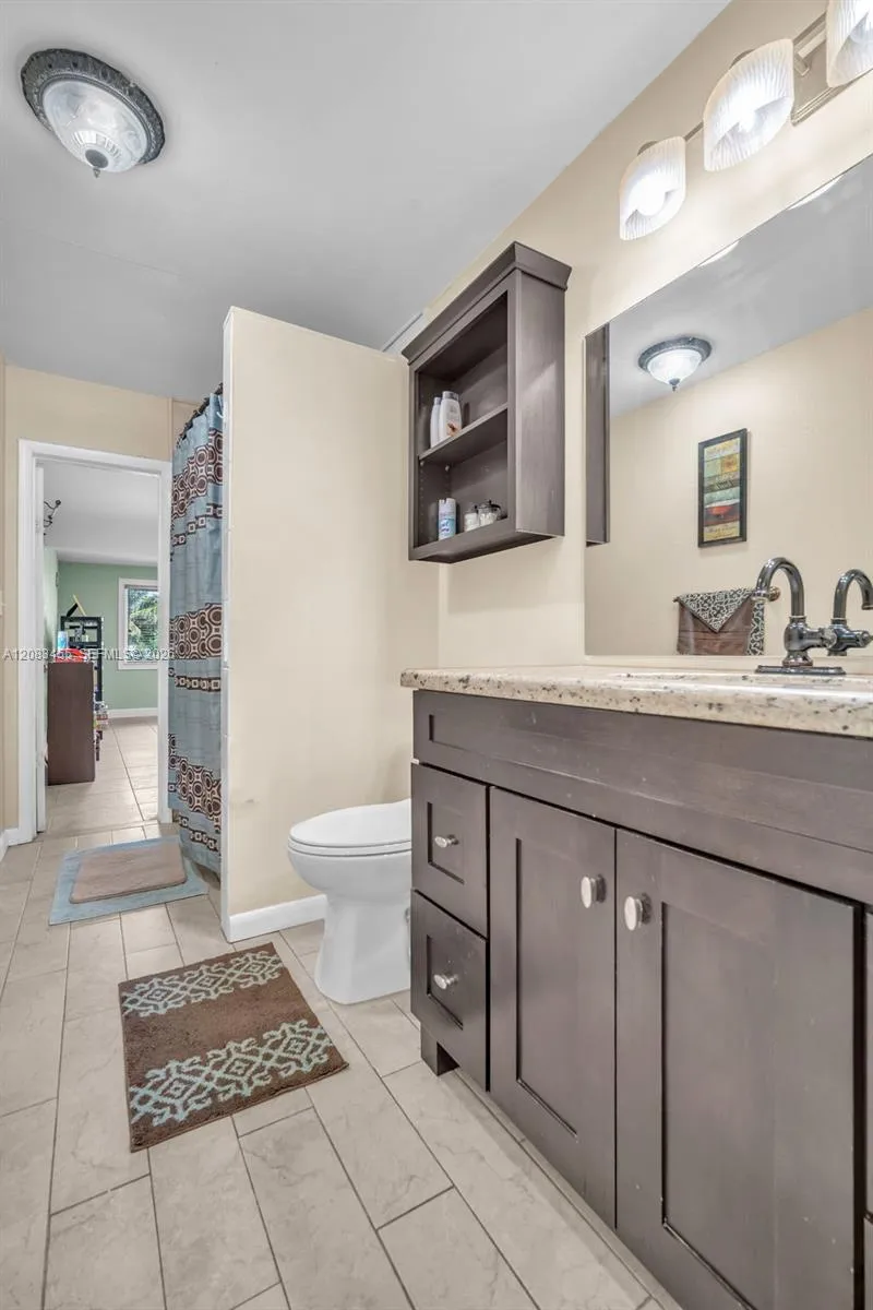 2351 NW 60th Ter Sunrise, FL 33313
